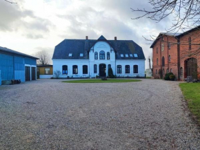 in the countryside Modern retreat, Niesgrau